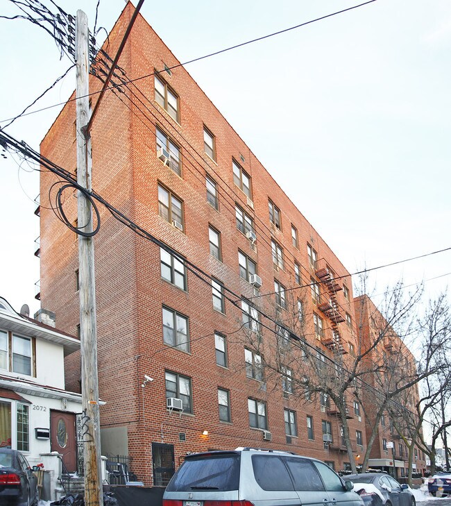 Building Photo - 2060 E 19th St