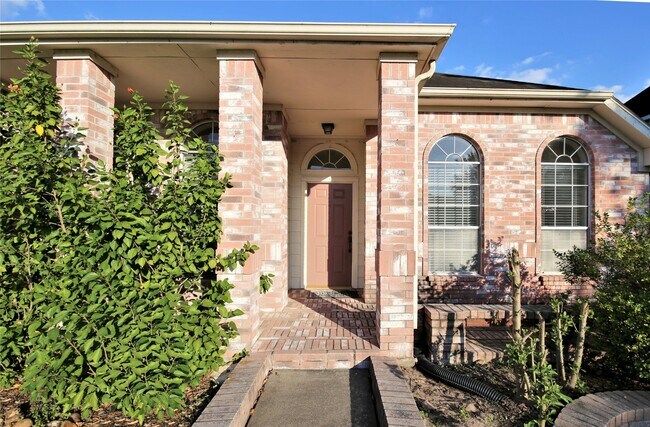 Building Photo - 8811 Norham Dr