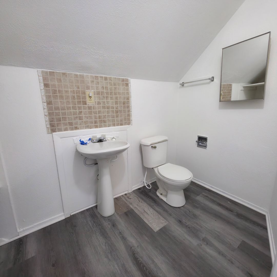 3549-3549 Trent Ave Cleveland, OH 44109 – photo 5