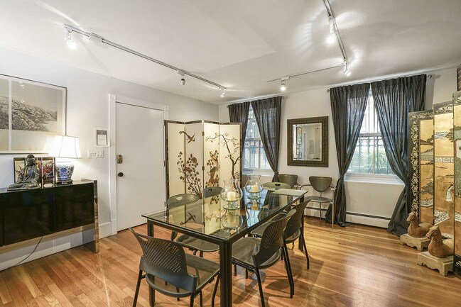 Foto del edificio - 158 W Brookline St