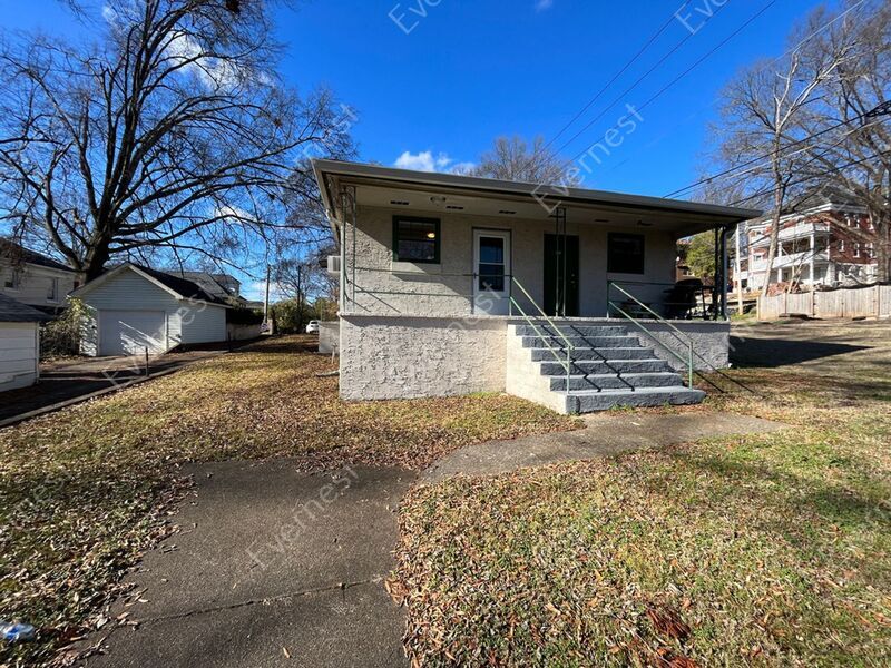 Primary Photo - 833 Clark St