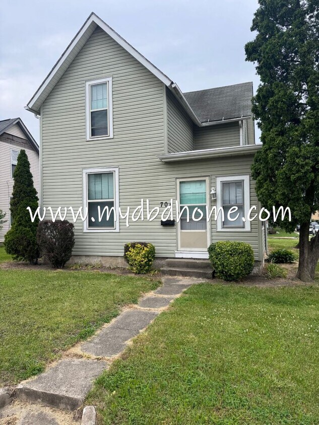 Primary Photo - 704 Davis St