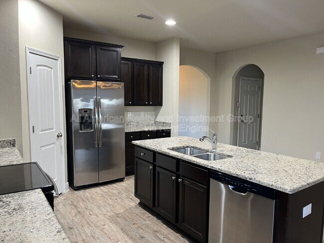 Foto del edificio - 671 Teal St