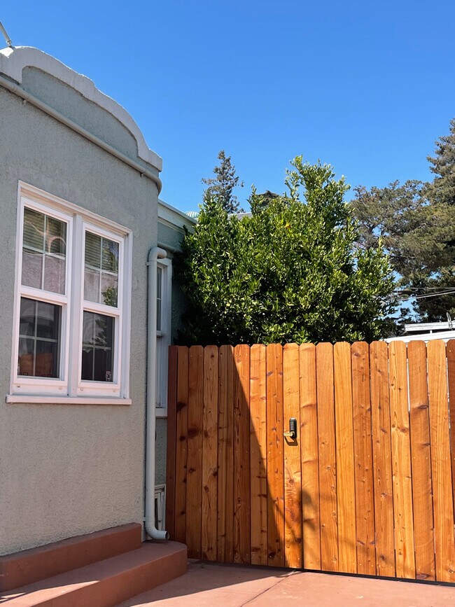 Driveway - 3520 Lyon Ave