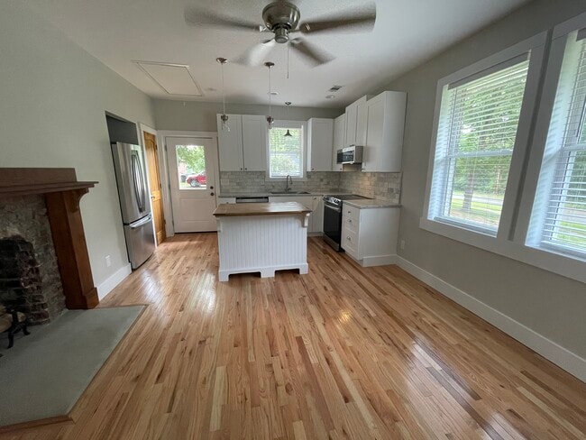 Foto del edificio - 32 Oak St NE