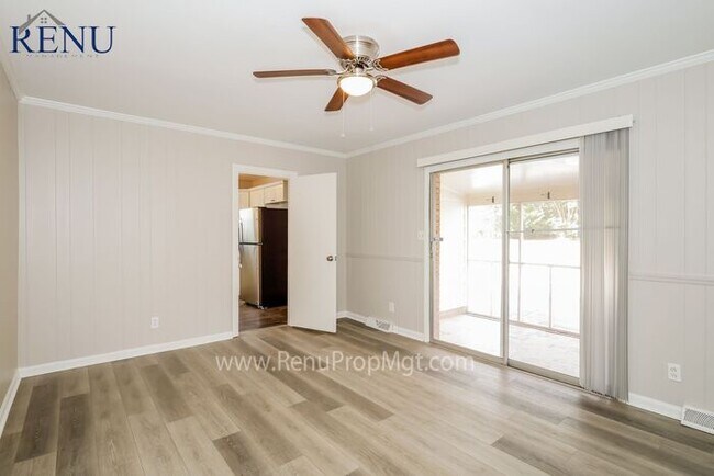 Foto del edificio - Now Available!