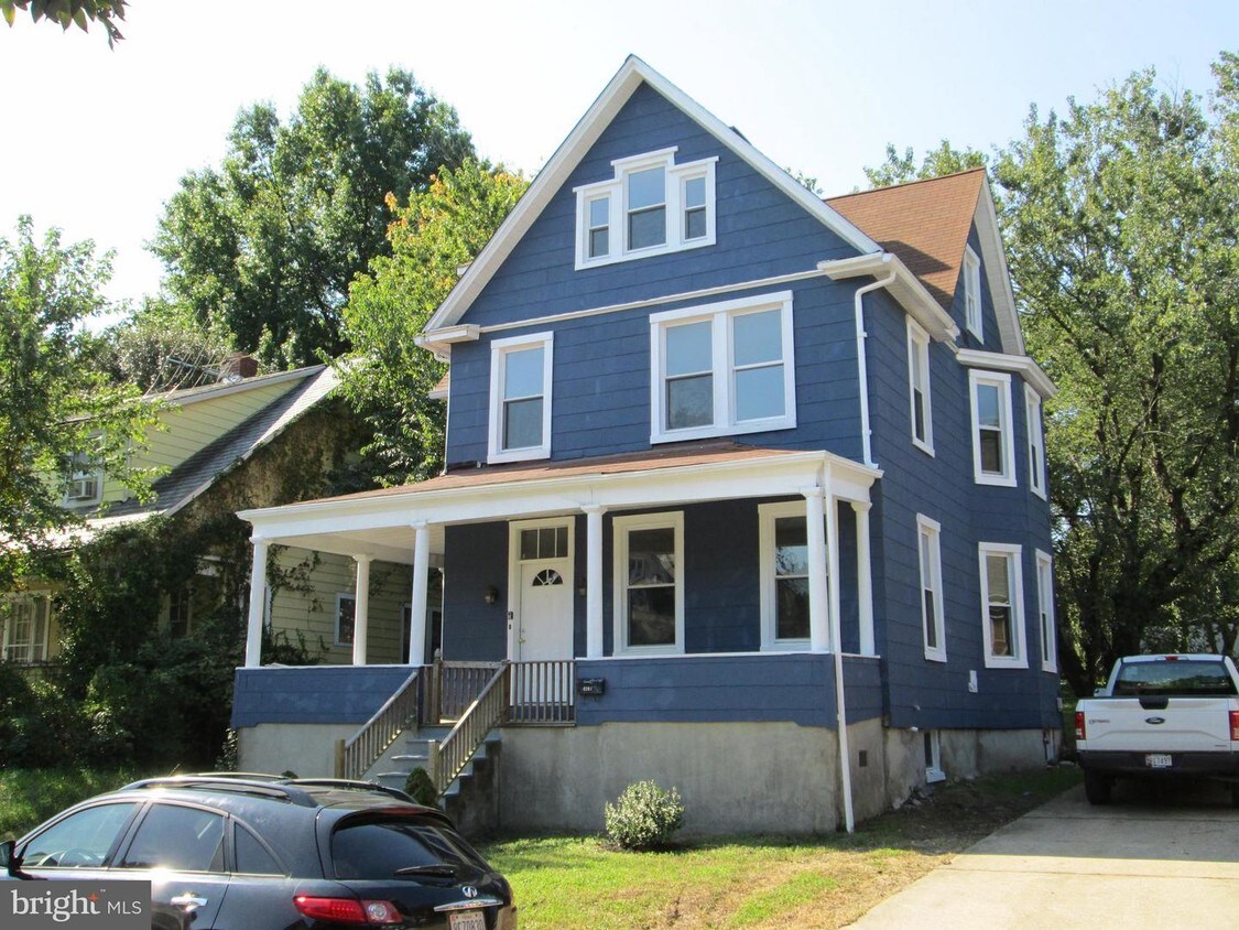 Primary Photo - 4207 Valley View Ave