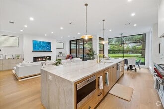 Building Photo - 507 Deep Eddy Ave