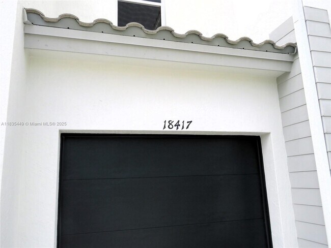 Foto del edificio - 18417 SW 1st St
