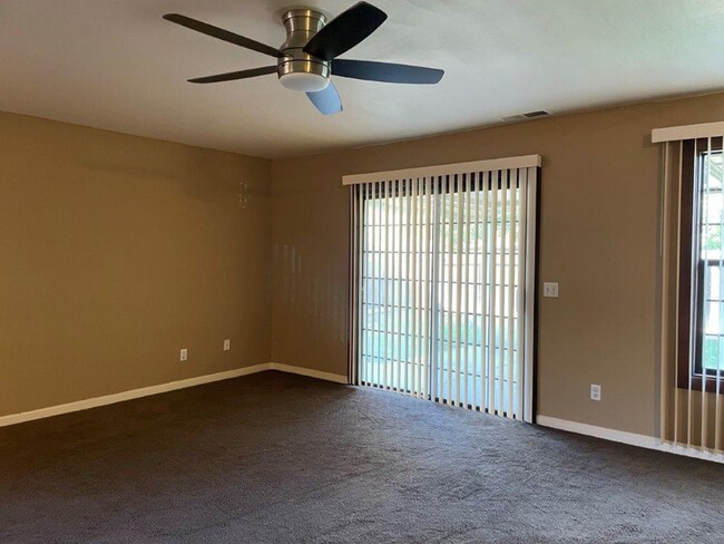 Building Photo - 4 br, 2 bath House - 132 W. Woodland Avenue