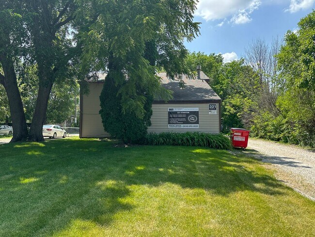 Building Photo - 321 Stanton Ave