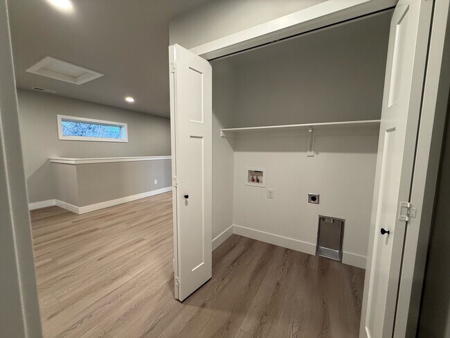 Building Photo - 651 Washington St