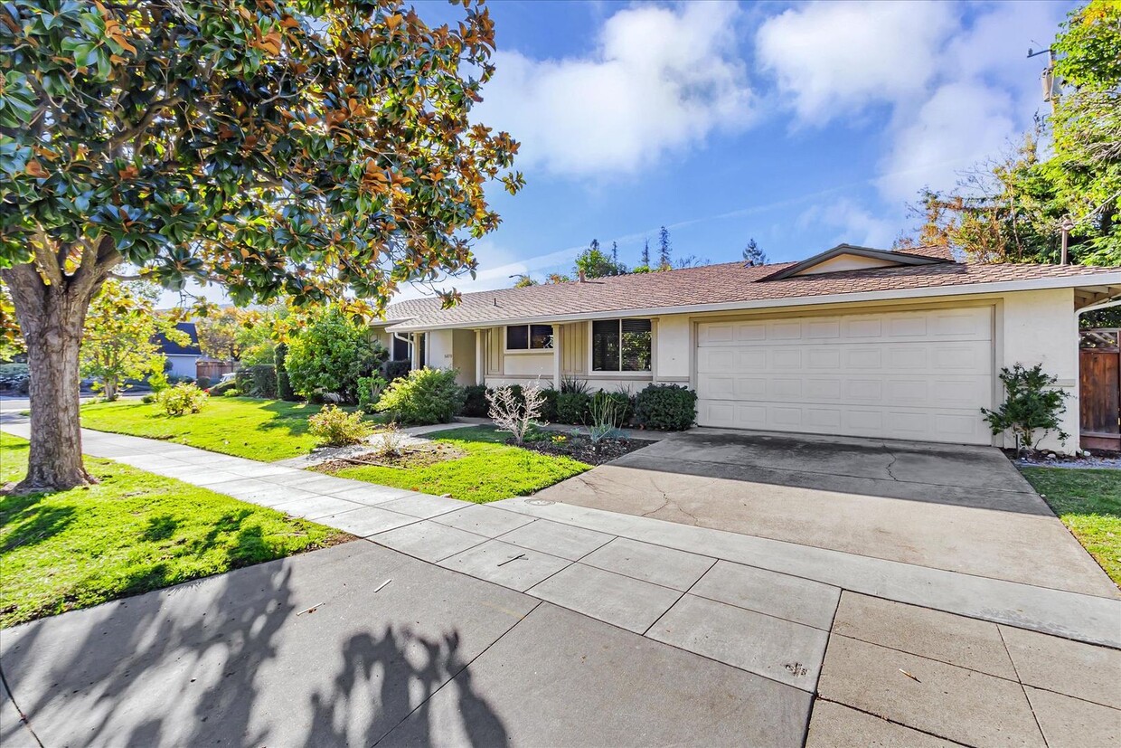 Primary Photo - Remolded 3 Bedroom, 2 Bathroom Los Gatos Home