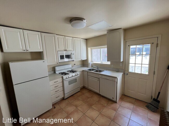 Building Photo - 3 br, 1 bath House - 722 S. Hutchinson Street