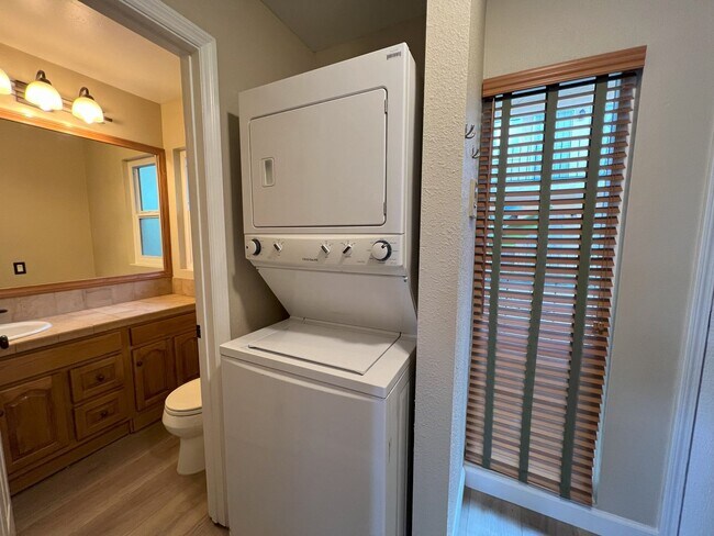 Foto del edificio - Newly renovated 2 bedroom 2.5 bath condo