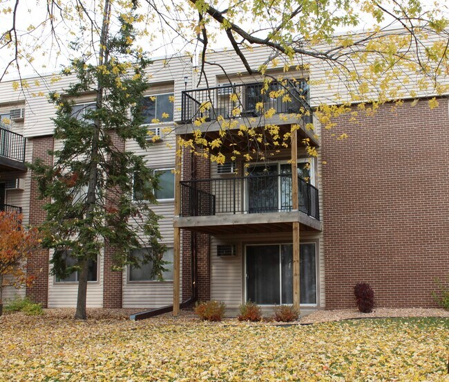 Upper Floor & Corner Unit - 2800 Hillsboro Ave N