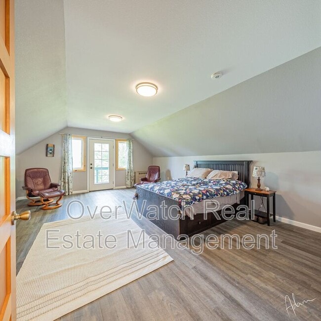 Building Photo - 1047 S Wolf Rd