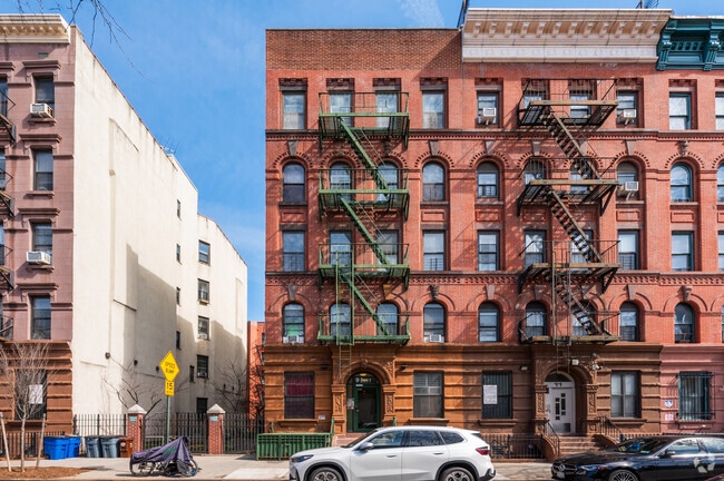 Building Photo - 9 E 131st St