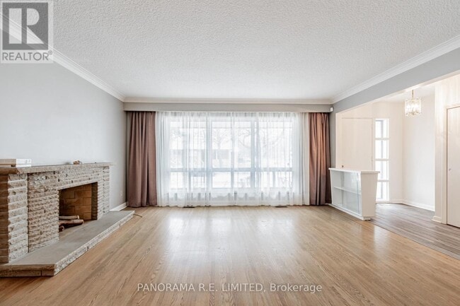 Building Photo - 51 Laurelwood Crescent