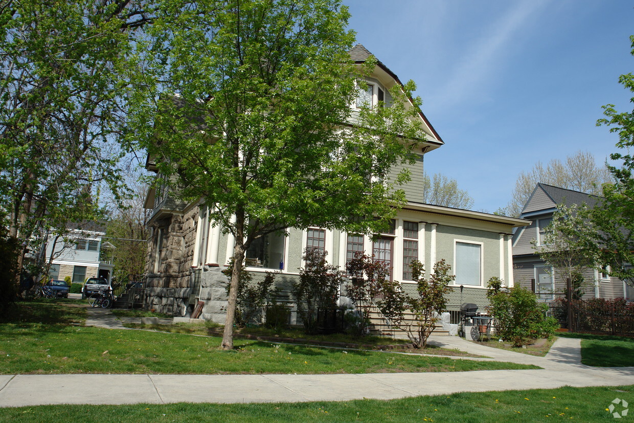 Building Photo - 1010 W Franklin St