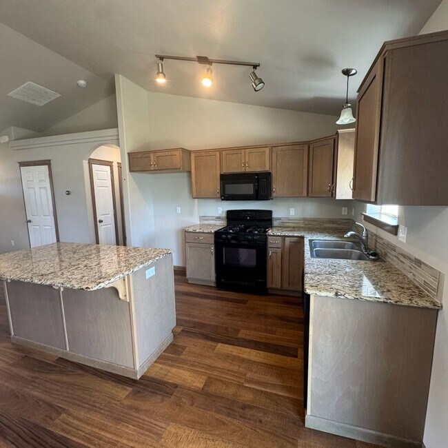 Foto del edificio - Modern 3 bed 2 bath unit in quiet neighbor...