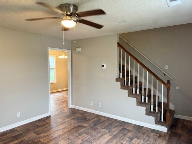 Foto del edificio - 1005 Shadow Ridge Ave