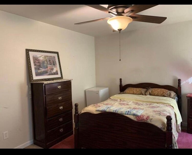 Building Photo - 3557 Robinhill Dr