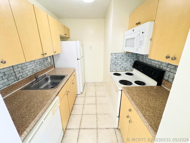 Foto del edificio - 1101 Benoist Farms Rd