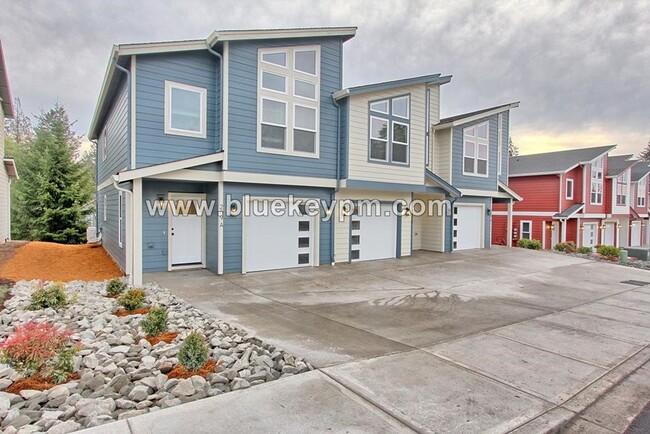 Building Photo - BRAND NEW! Unit 209-C: 3 Bed, 2.5 Bath Tow...