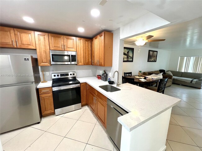 Foto del edificio - 7501 NW 16th St