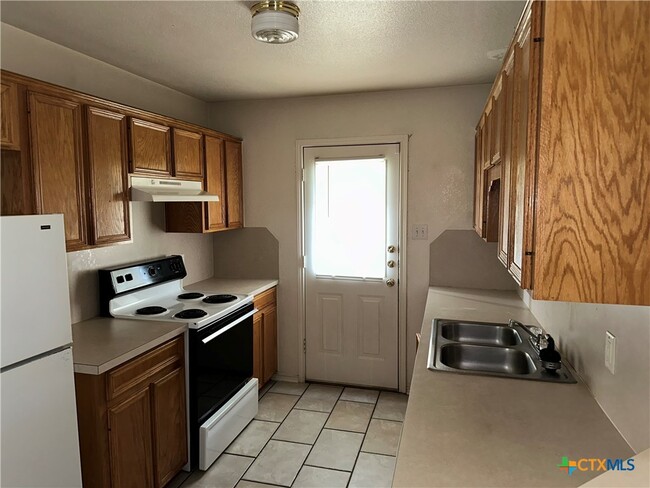Building Photo - 4508 Wade Dr