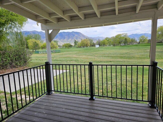 Foto del edificio - Beautifully Remodeled 4 Bed / 2 Bath Home in Stansbury Park