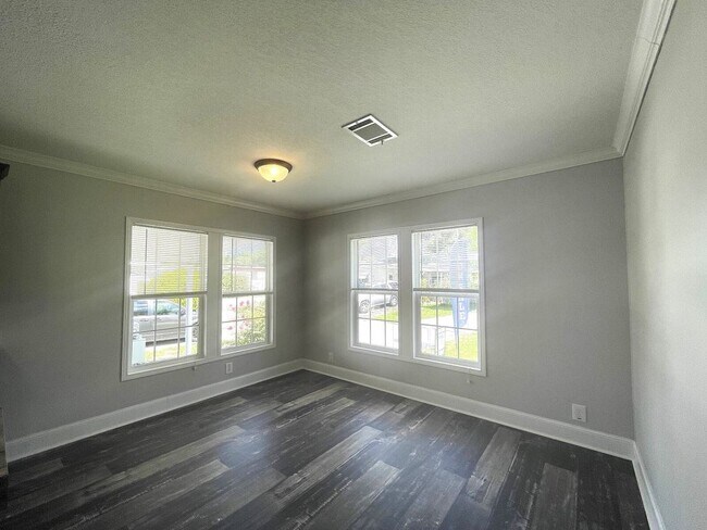Foto del edificio - 36116 Plum Ave