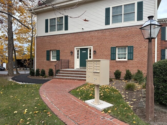 Building Photo - 8 Forester Ave