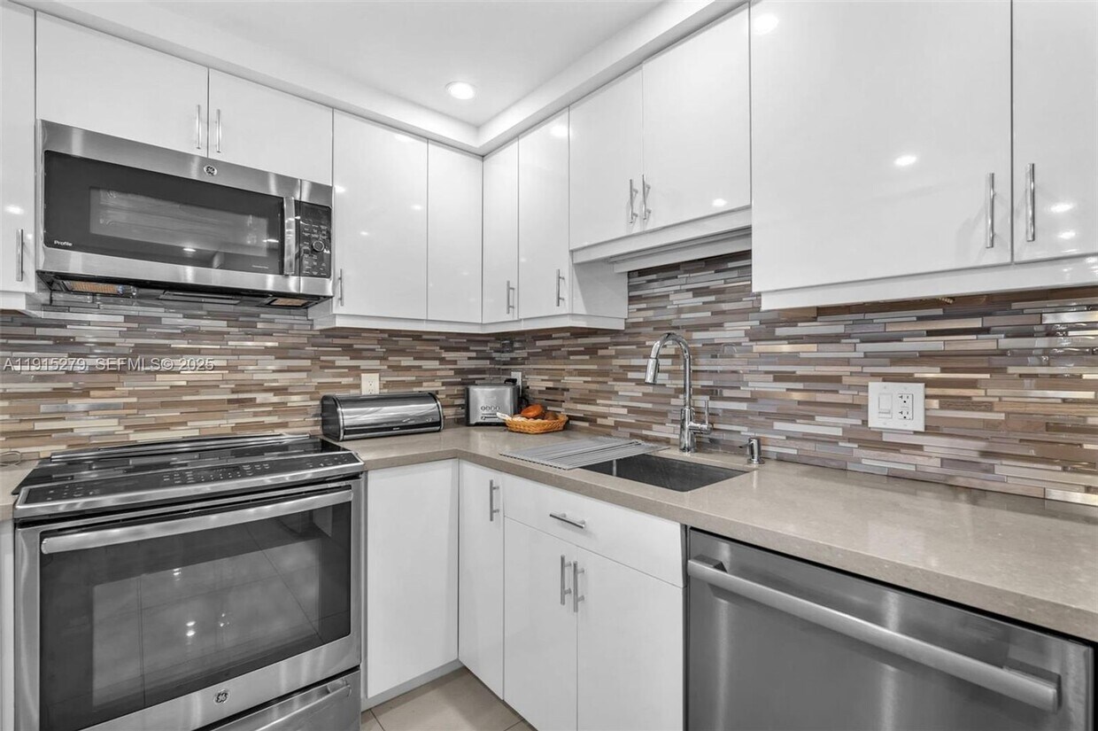 Photo - 3507 Oaks Way 906, Pompano Beach, FL 33069