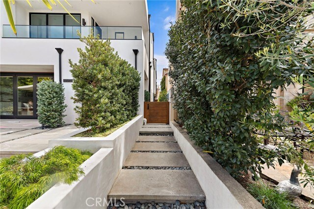 Foto del edificio - 304 Iris Ave
