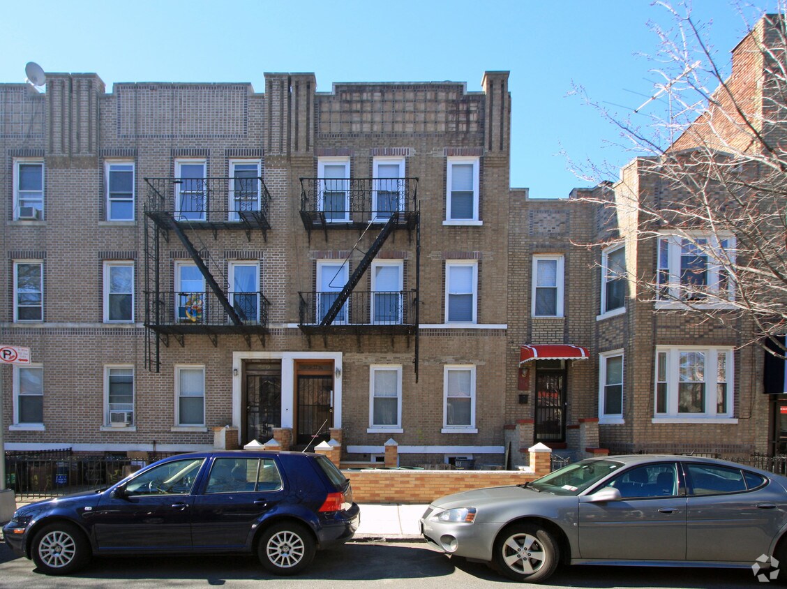 Building Photo - 518 77th St