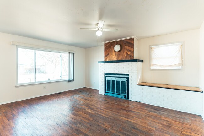 Foto del edificio - 1490 Brady Ave