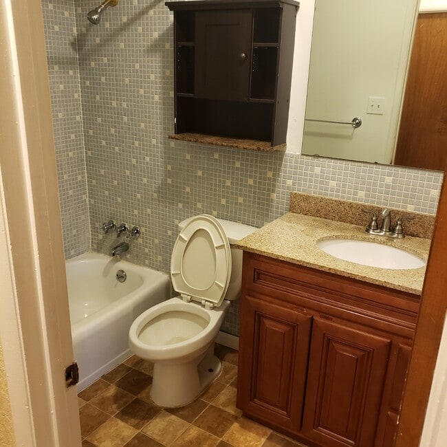 Building Photo - 7302 Boellner Dr