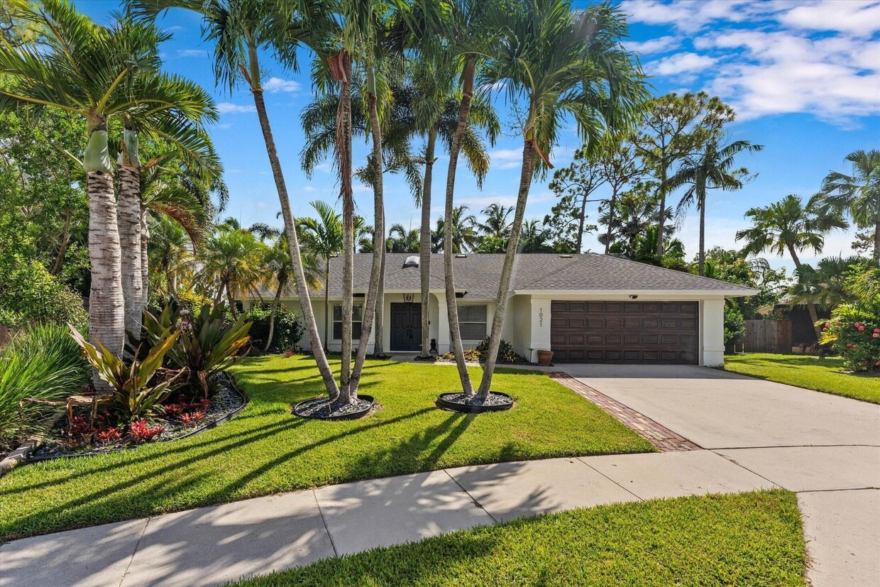 Primary Photo - 1021 Corallita Ct