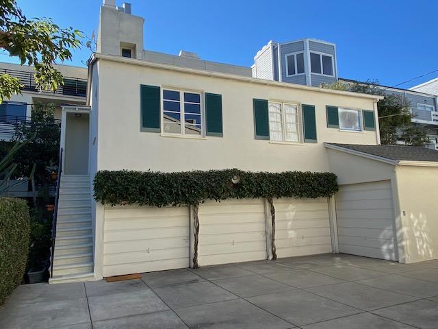 Available Detached Apt. - 1839 1/2 Kelton Ave
