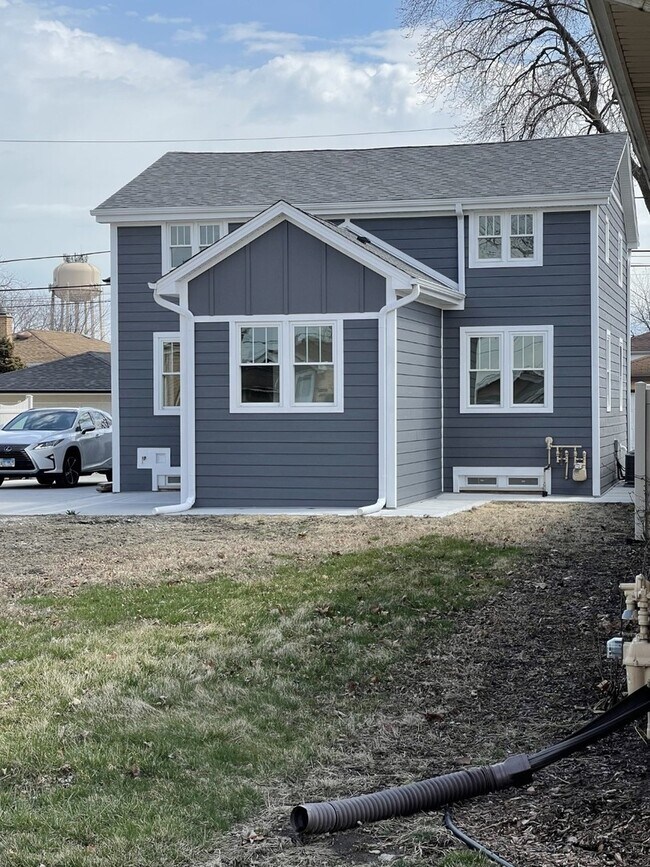 Foto del edificio - 5137 S Newland Ave