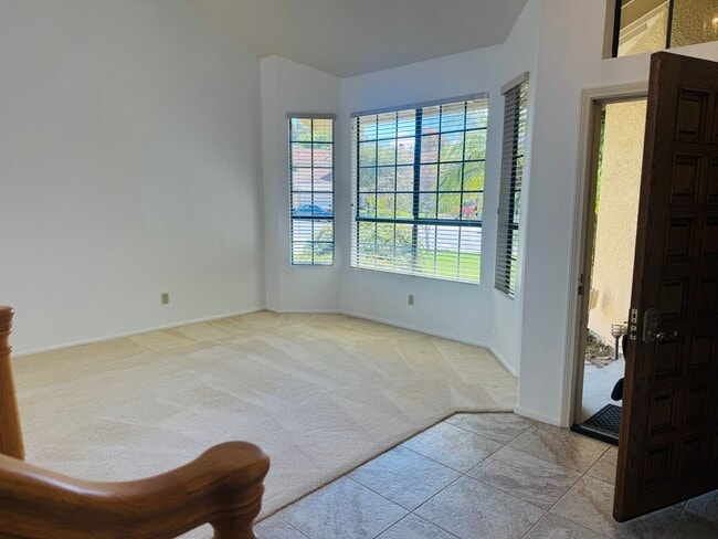 Building Photo - View Mission Oaks 4 Bedroom