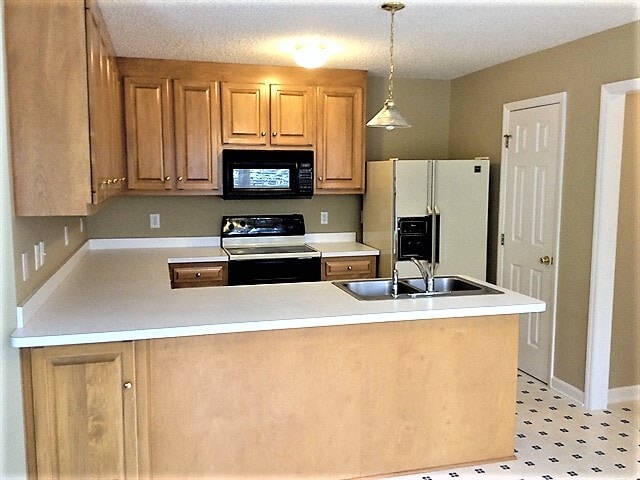 Building Photo - 204 Machost Dr