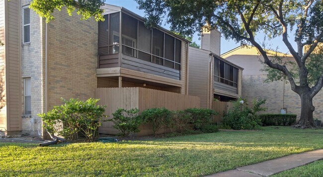 Foto del edificio - 10555 Turtlewood Ct