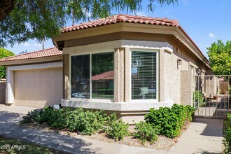 Building Photo - 8828 E Riviera Dr