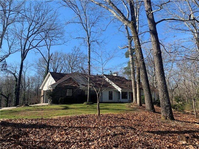 Building Photo - 16660 Hopewell Rd