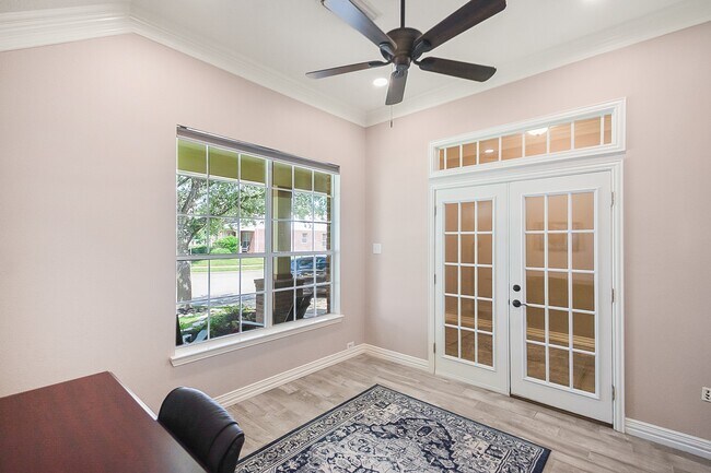 Building Photo - 11302 N Creekwood Hills Ln