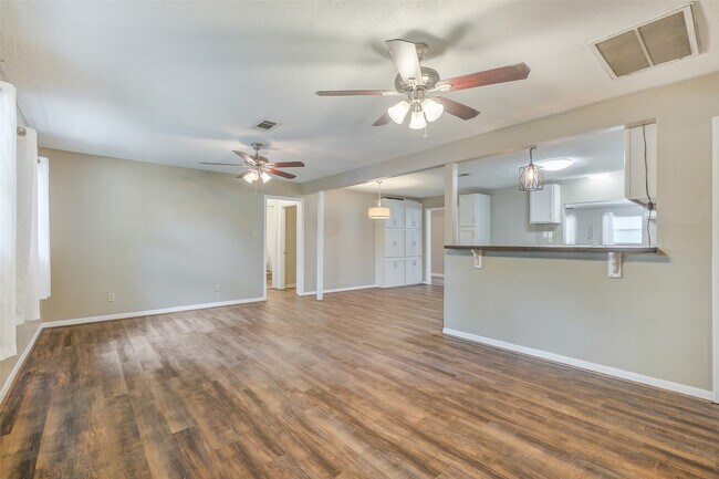 Foto del edificio - 27011 Azalea Ct