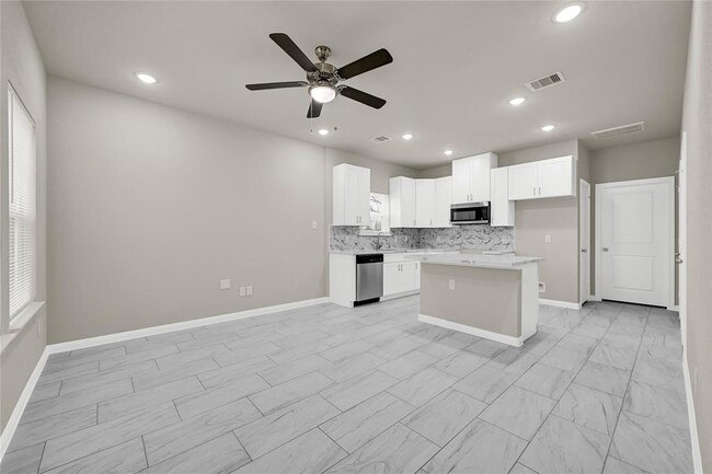 Building Photo - 8008 Birmingham St